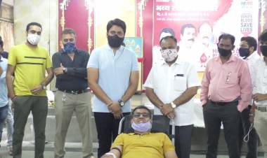 Blood donation camp organized under the leadership of BJP corporator Thakur Sagar Singh